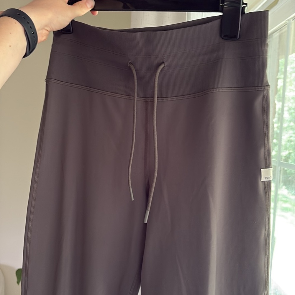 Vuori The daily Jogger in Oregano